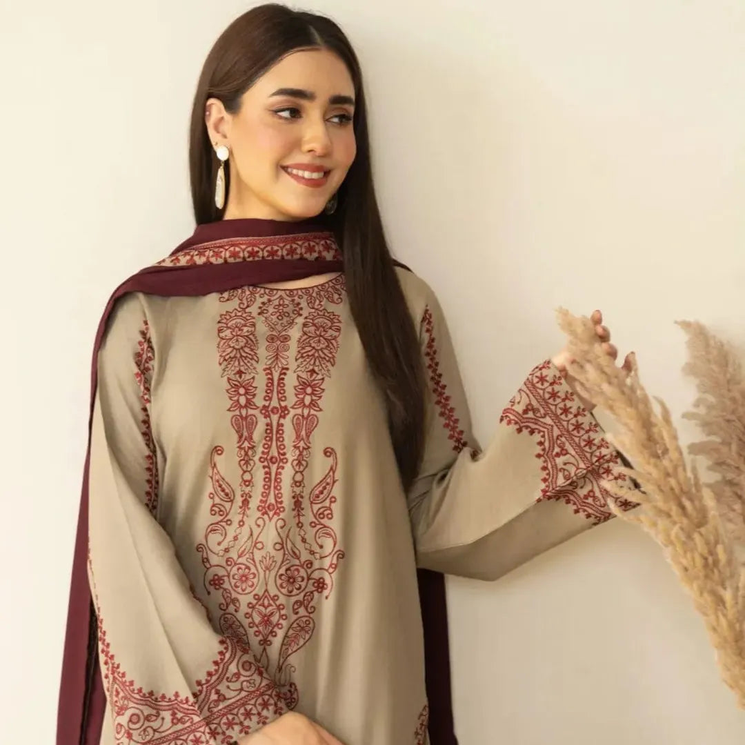 Romaisa Embroidered 3pcs