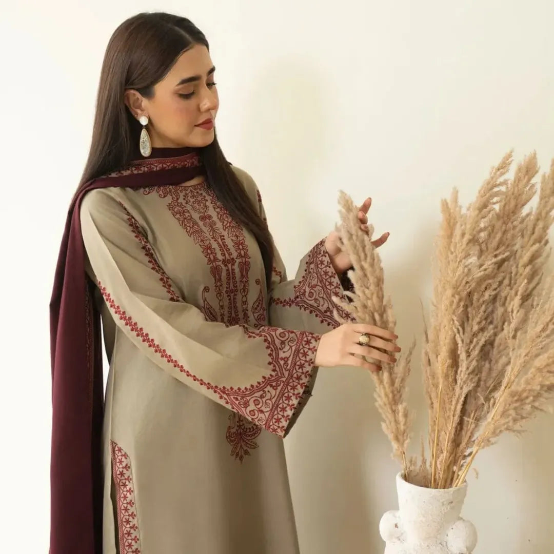 Romaisa Embroidered 3pcs
