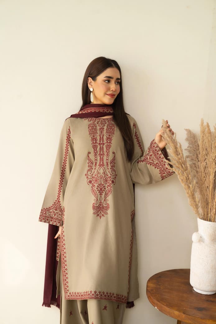 EMBROIDERED KHADDAR UF-4003