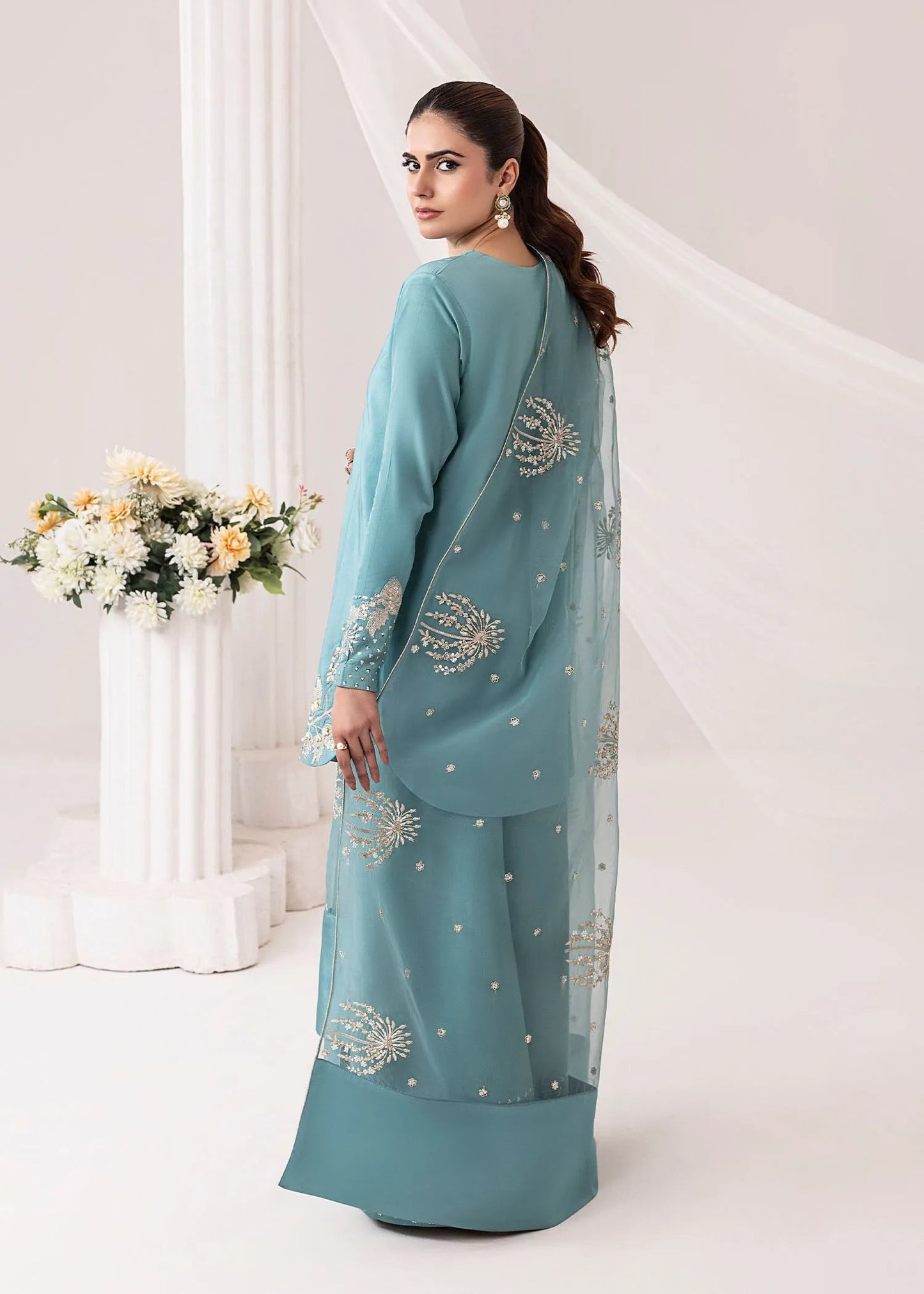 Ladies Neatural Crepe Farshi Salwar Kameez Dupatta ￼